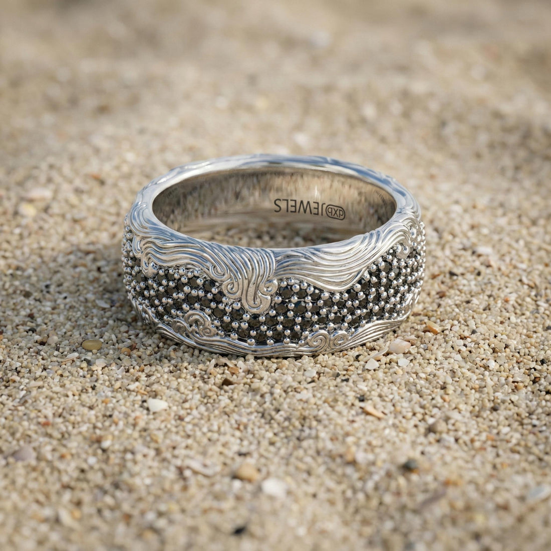 wave band ring with black pave, ocean wave design, photo 5