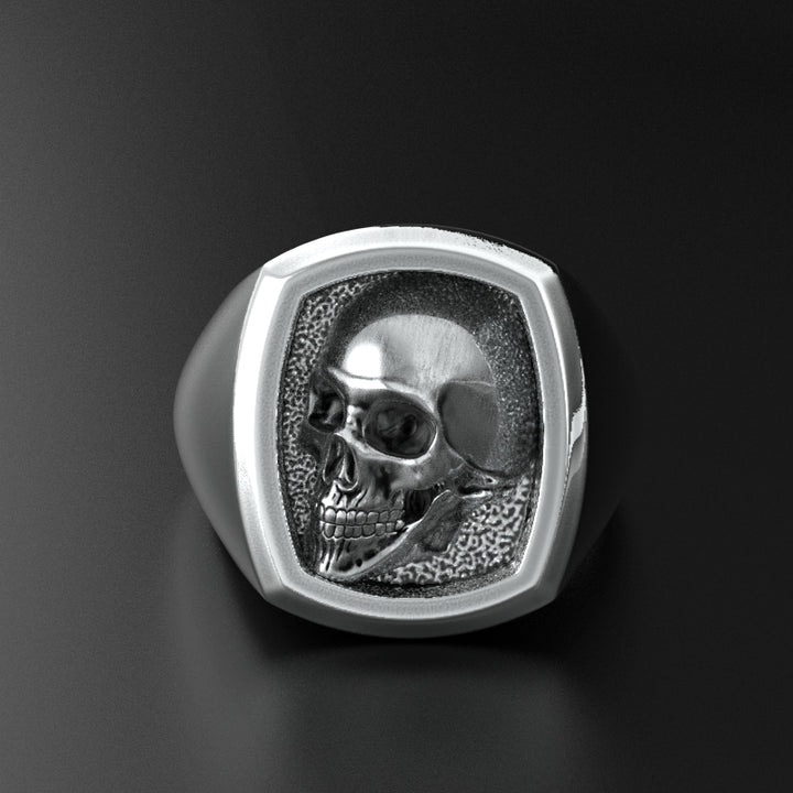 Skull signet ring "From the darkness"